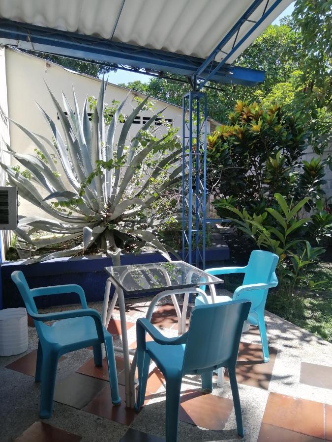 Hotel Las Acacias Mariquita Exteriör bild