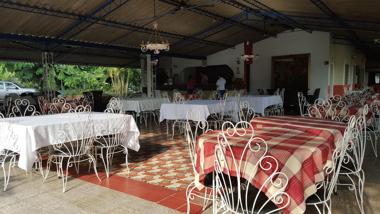 Hotel Las Acacias Mariquita Exteriör bild