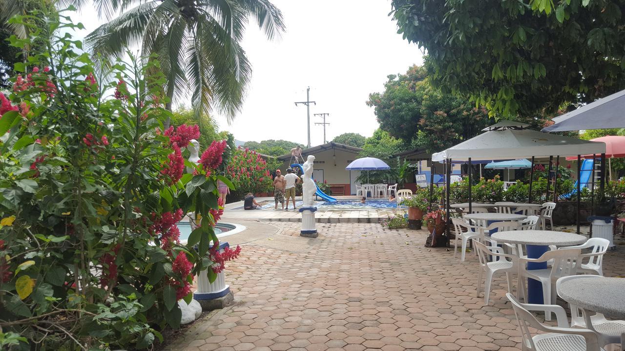 Hotel Las Acacias Mariquita Exteriör bild
