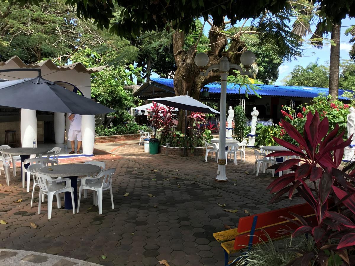 Hotel Las Acacias Mariquita Exteriör bild