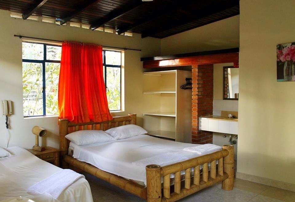 Hotel Las Acacias Mariquita Exteriör bild
